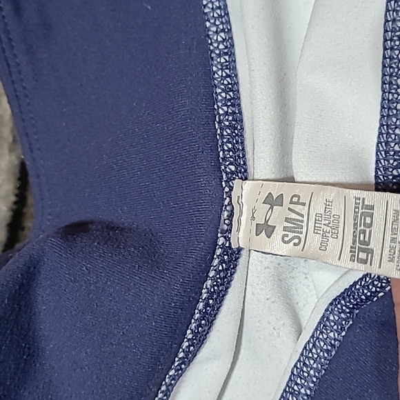 UNDER ARMOUR Fitted Capri Leggings - Picture 2 of 10